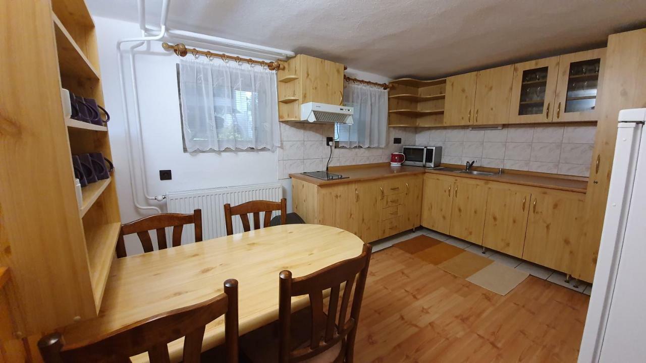 Apartmány Anna Bešeňová Esterno foto